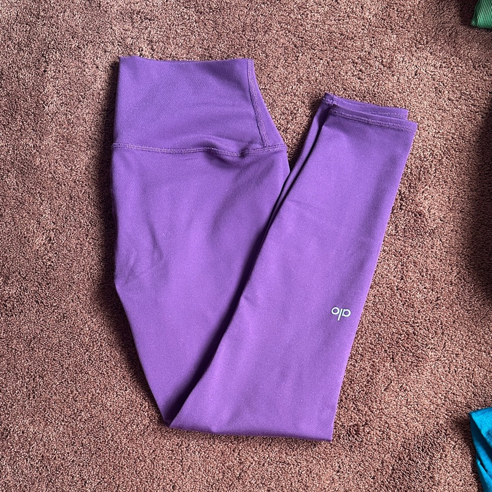 ALO Yoga Women’s Vibrant Purple Leggings